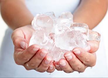 Кубик льда: 7 необычных способов применения - Статьи - Вещи - Homemania
